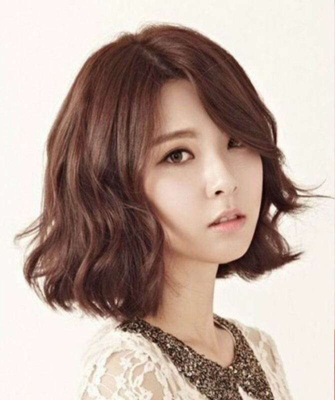 model rambut pendek wanita 2023 ala korea
