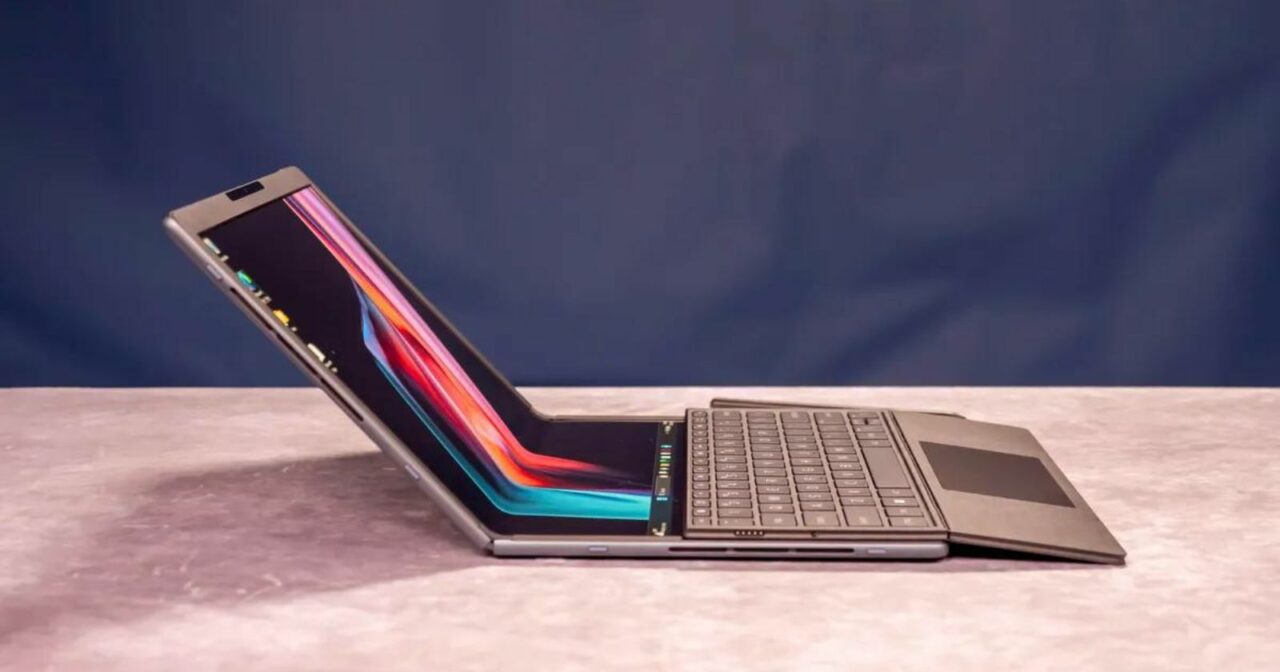 Mengintip HP Spectre Fold Laptop 3in1 Pertama dengan Layar Fleksibel